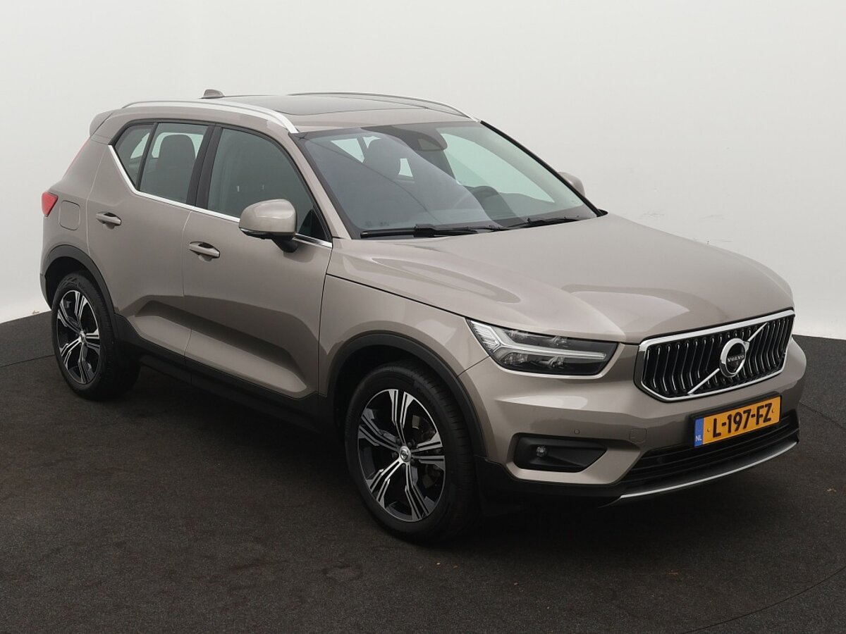 44136153 volvo xc40 1 5 t3 inscription 7
