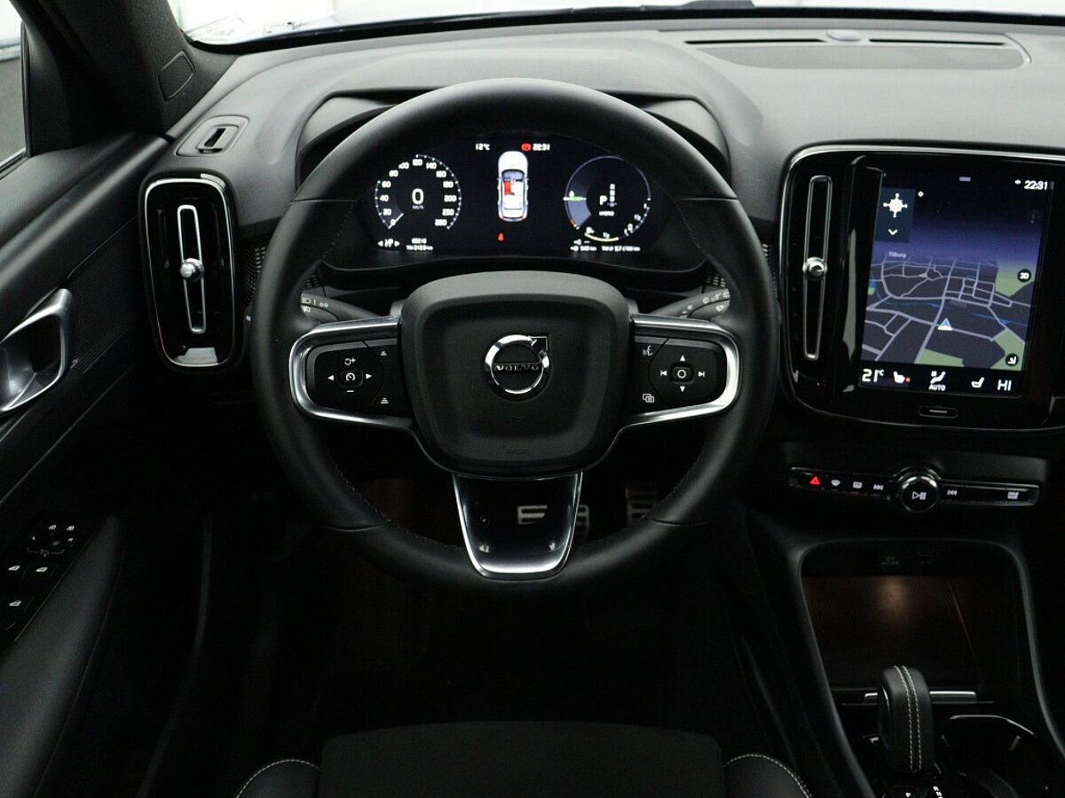 44247367 volvo xc40 1 5 t4 recharge r design 7 02