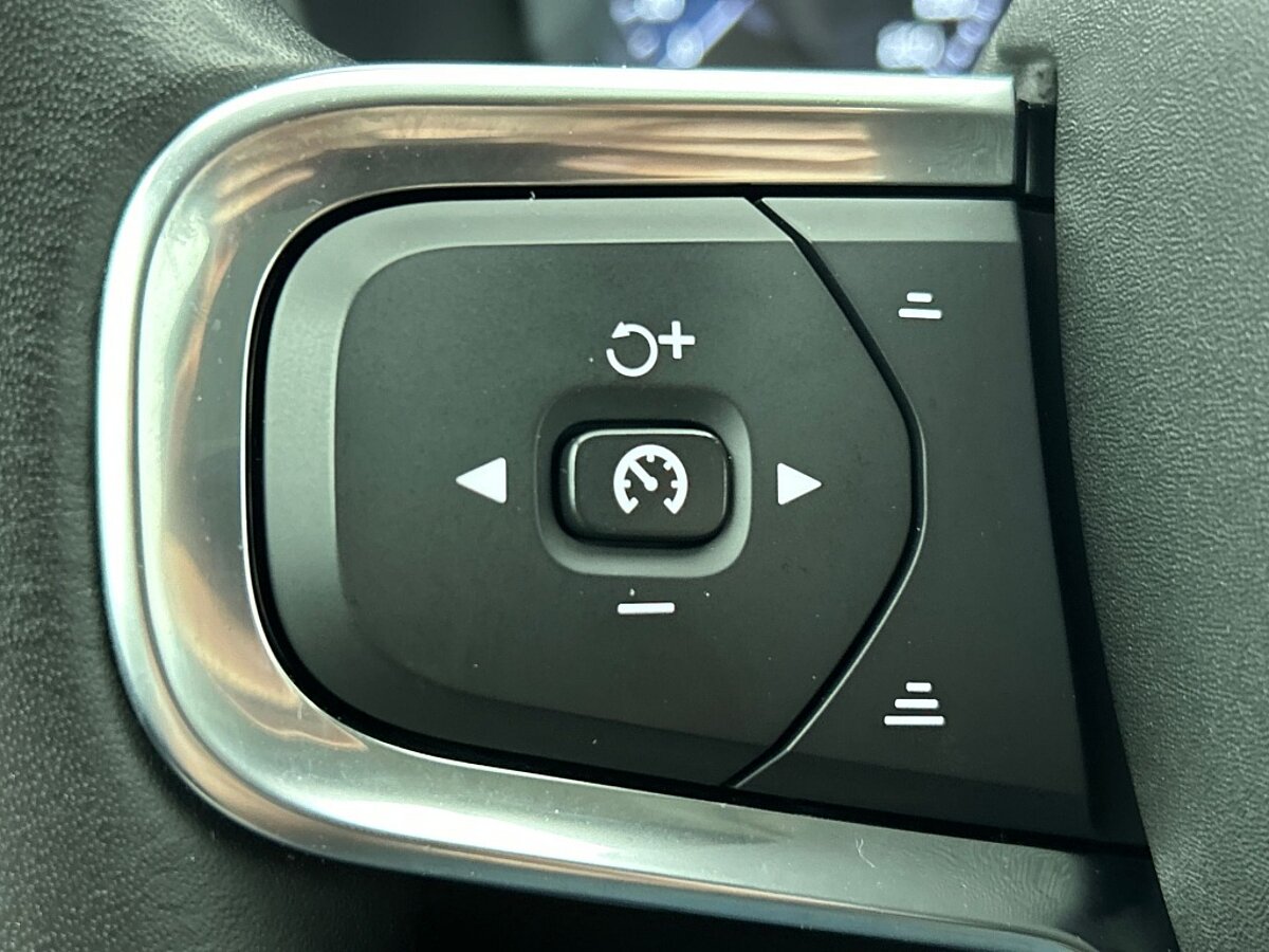 44458767 volvo xc40 1 5 t4 recharge r design expression trekhaak 67