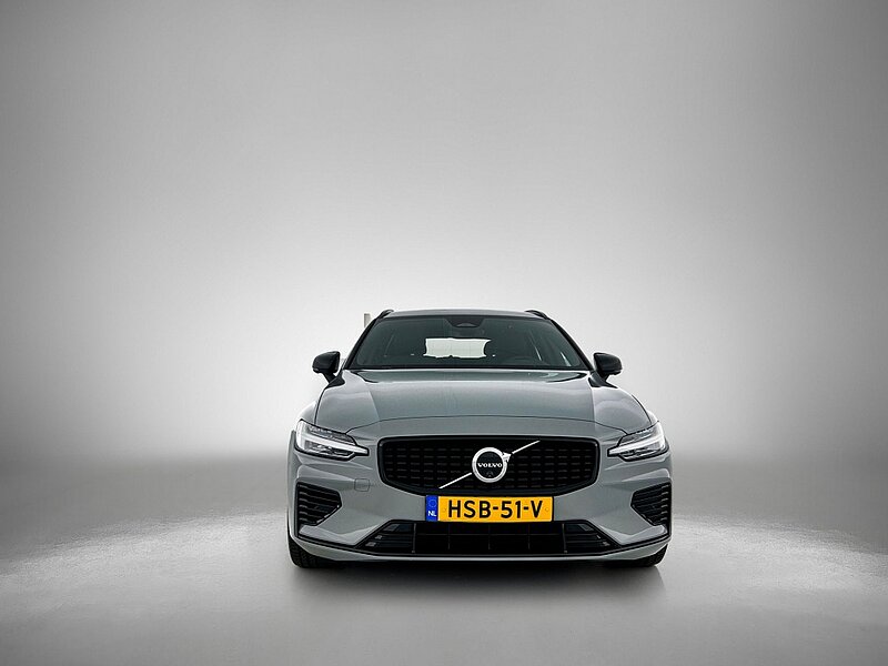 47443693 volvo v60 2 0 t6 awd dark 6 03