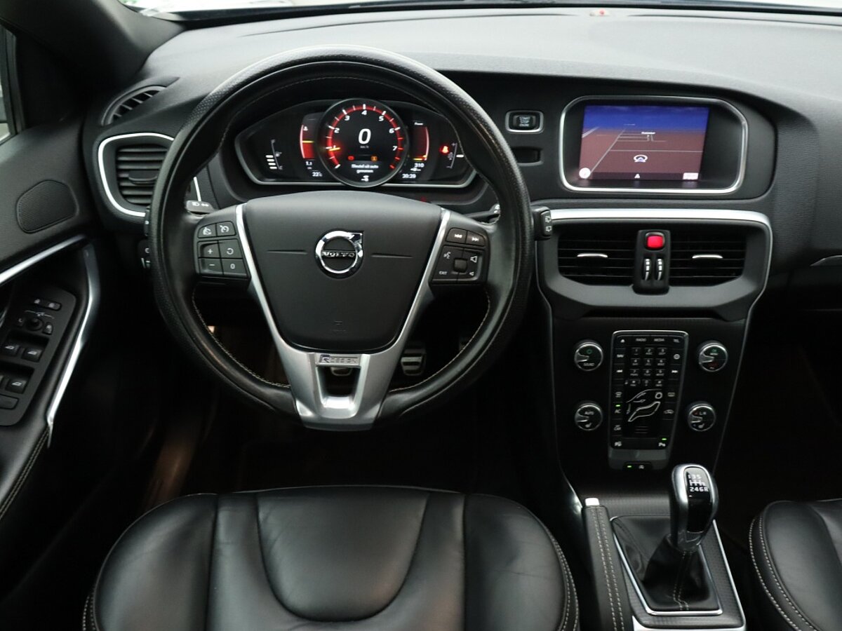35472655 volvo v40 2 0 t4 bns sport panorama dak navigatie camera achter le 7 02