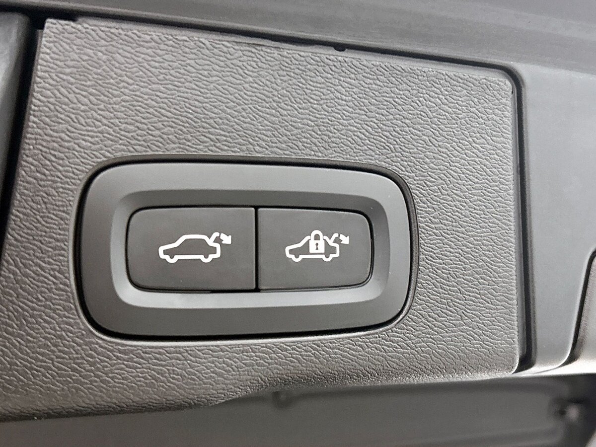 43680818 volvo xc60 2 0 t8 awd plus dark harman kardon 8433f9