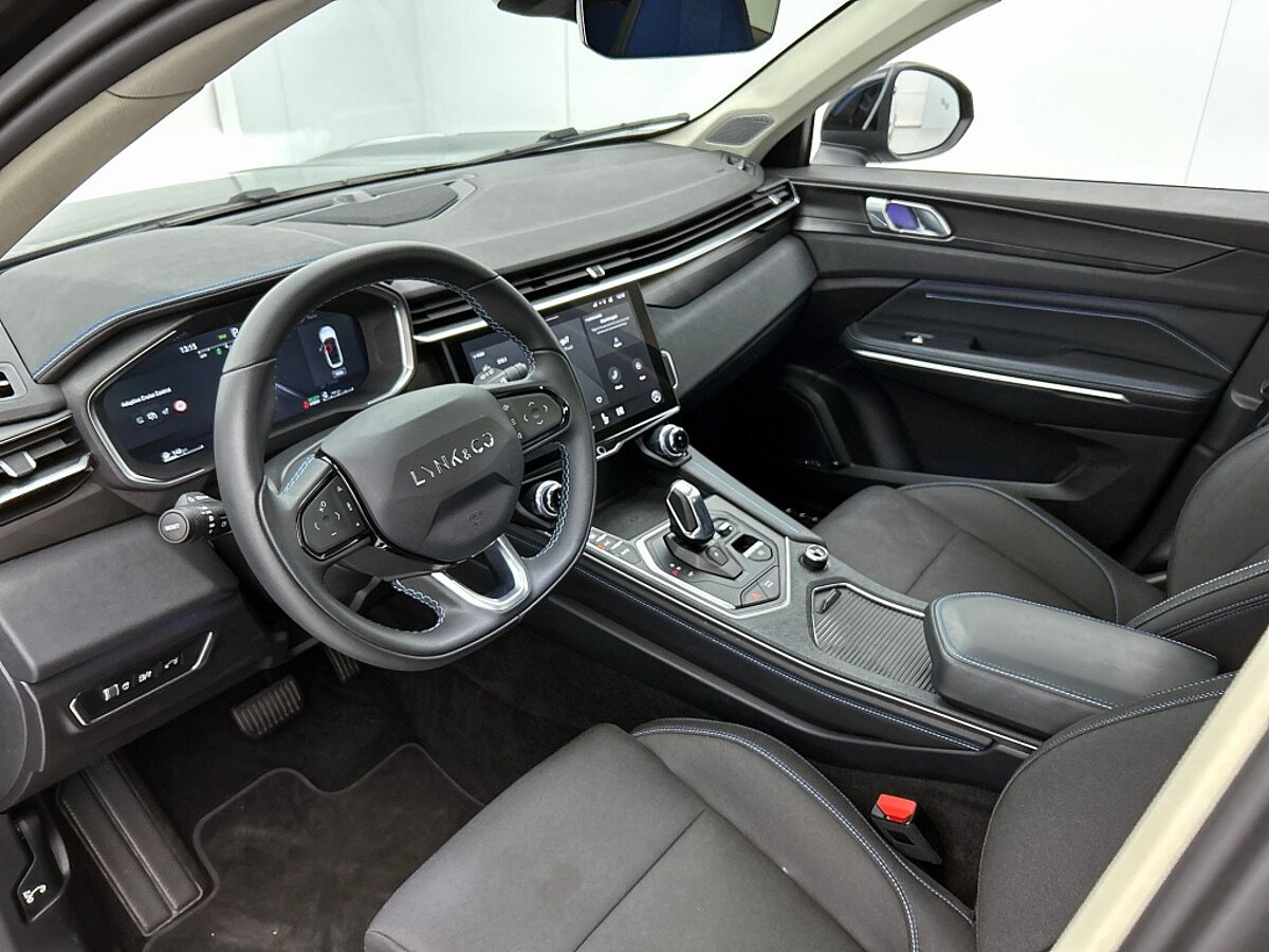 46220827 lynk co 01 1 5 hybride rijklaar inclusief 12 maanden garantie 43