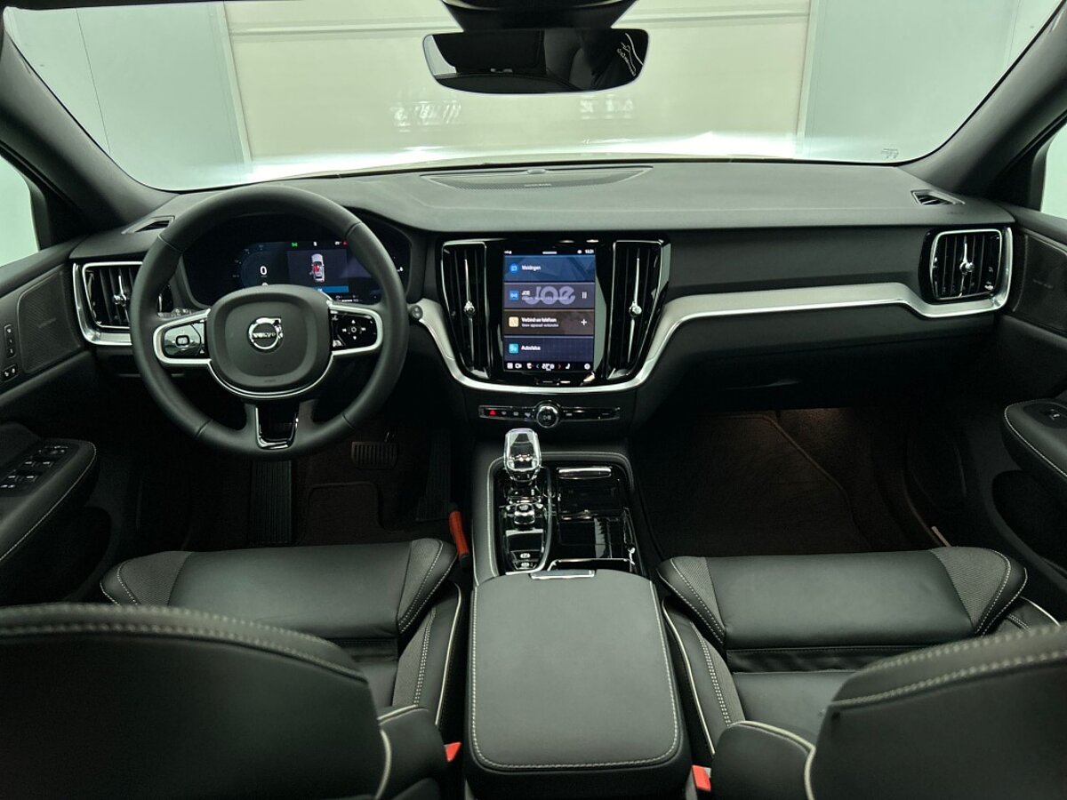 47797613 volvo v60 2 0 t6 awd plus dark trekhaak leder harman kardon audio 67