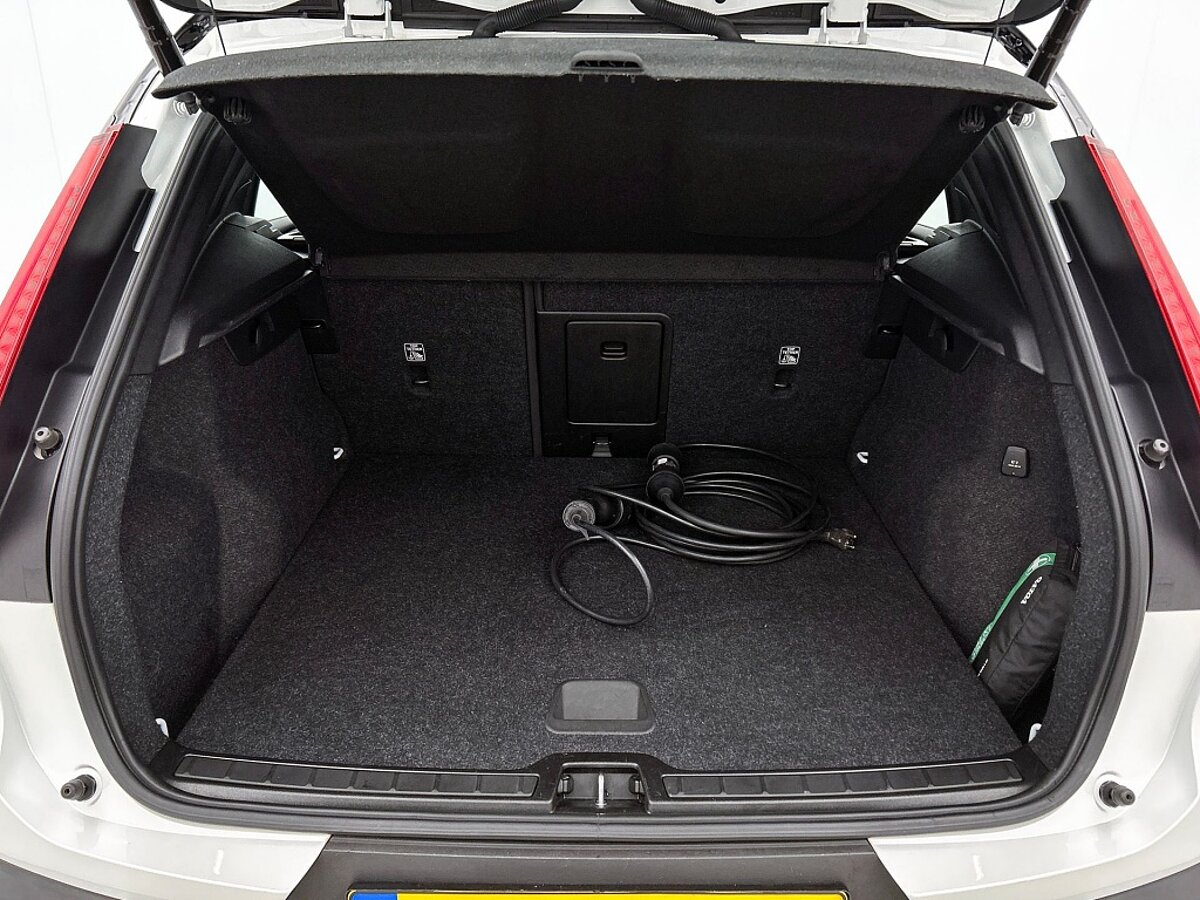 49783961 volvo xc40 1 5 t5 recharge r design 360ao camera bliss 78