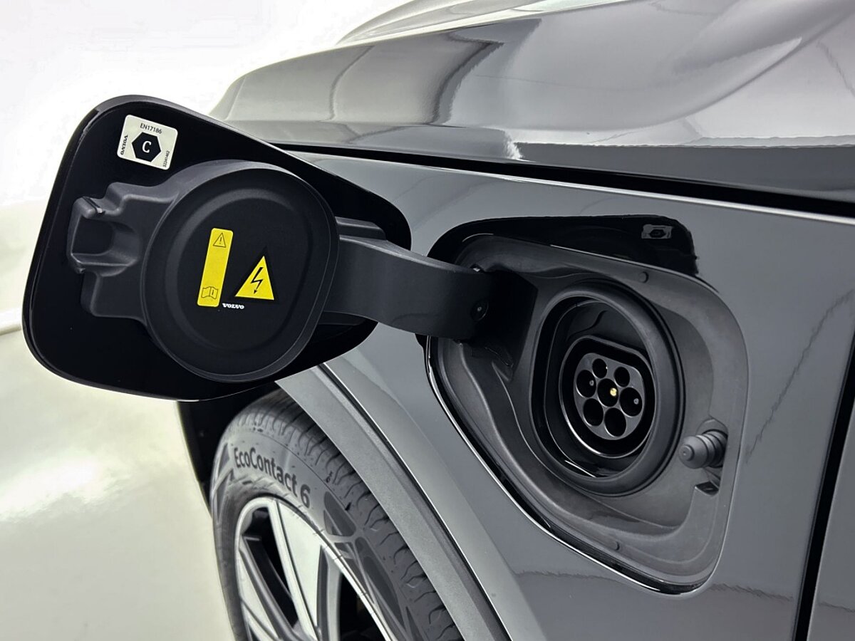 45429924 volvo xc40 1 5 t5 recharge r design 44