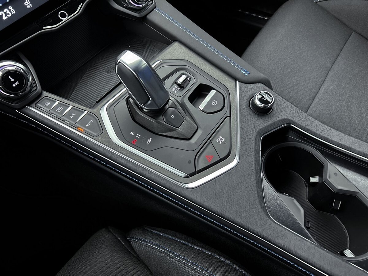 46061588 lynk co 01 1 5 phev business ed schuifdak 360 camera climate adapt 8 02