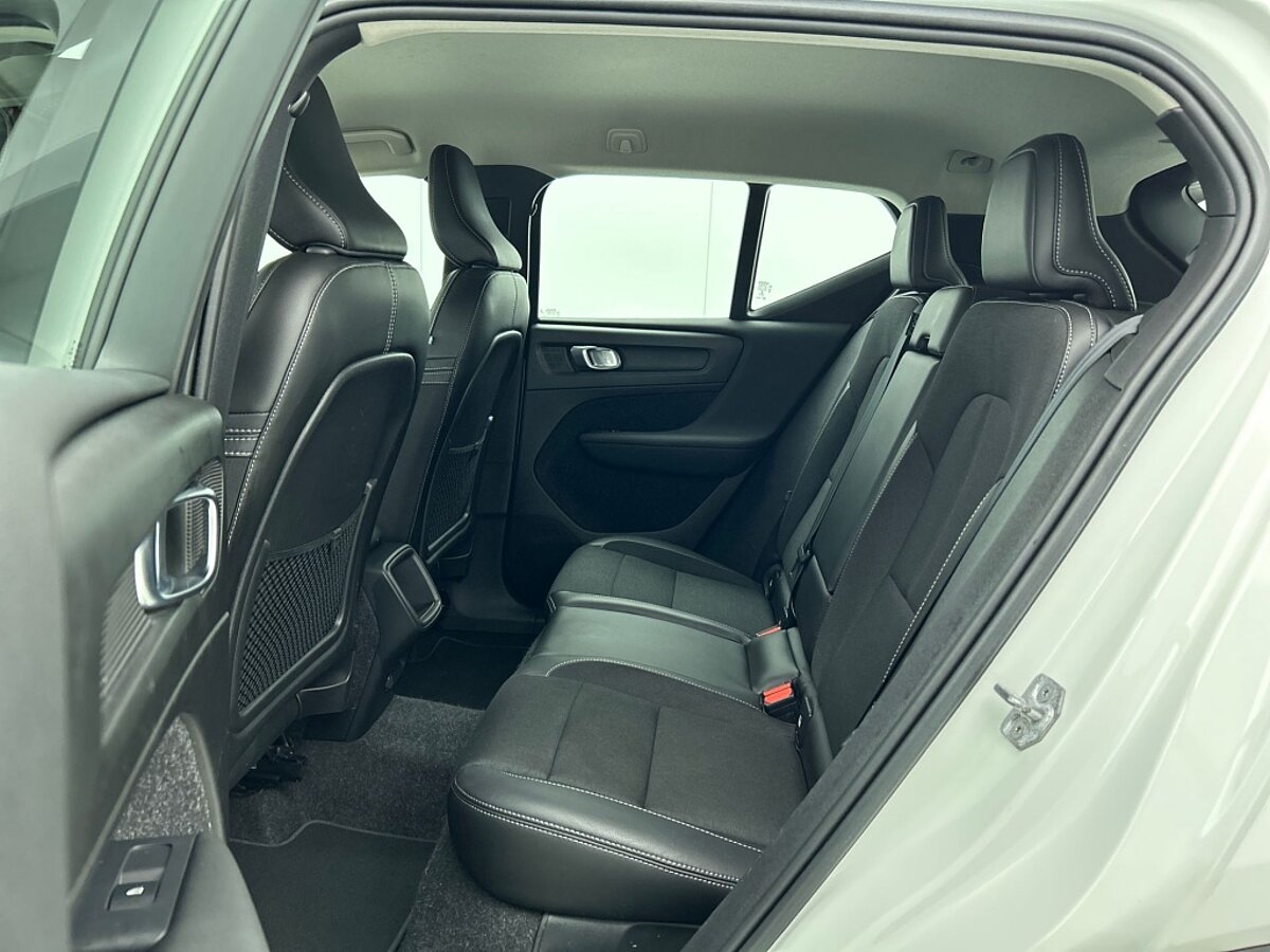 48792440 volvo xc40 t3 momentum pro camera elektrische klep styling kit 76