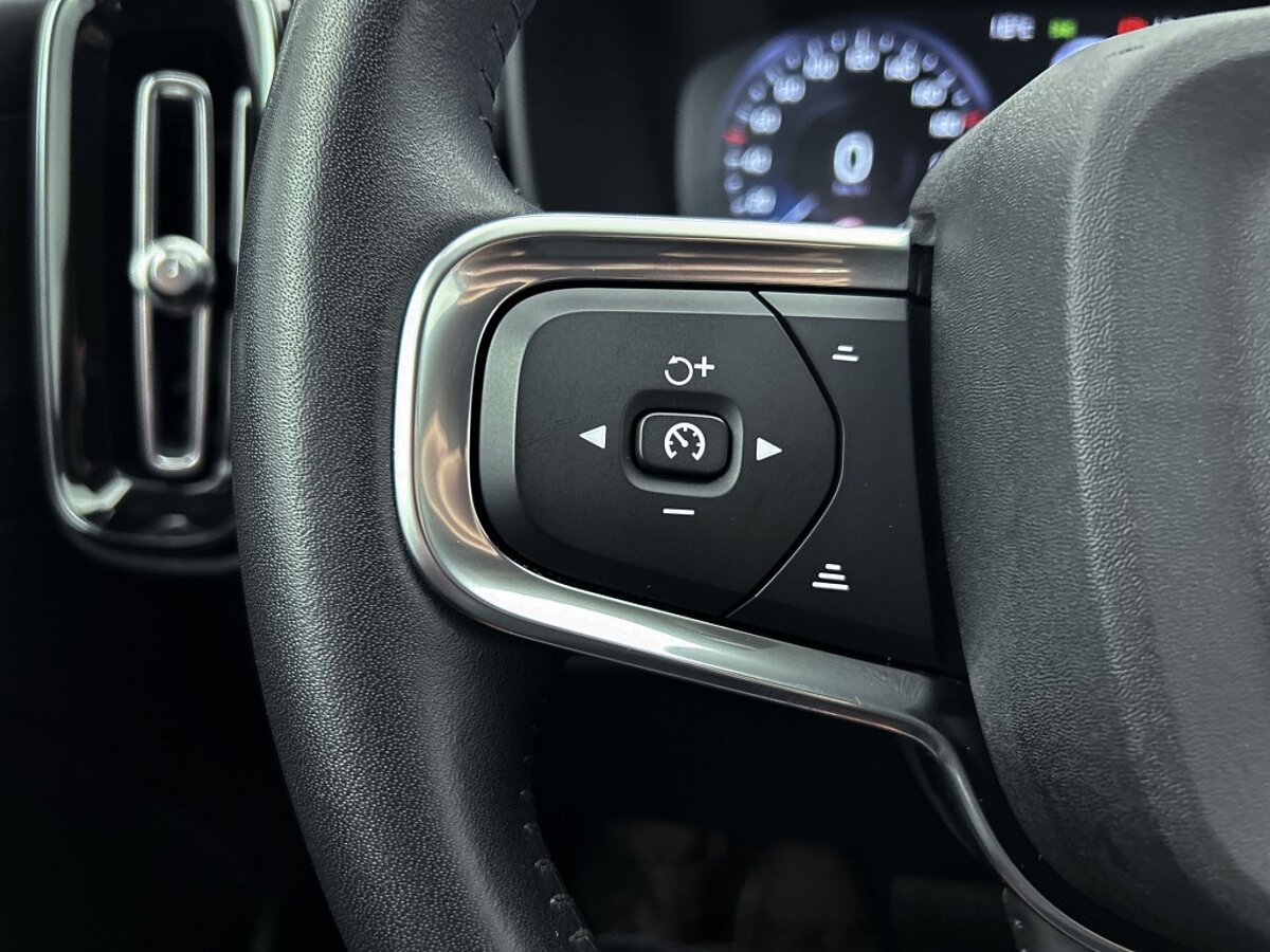 45634460 volvo xc40 1 5 t4 recharge inscription 46