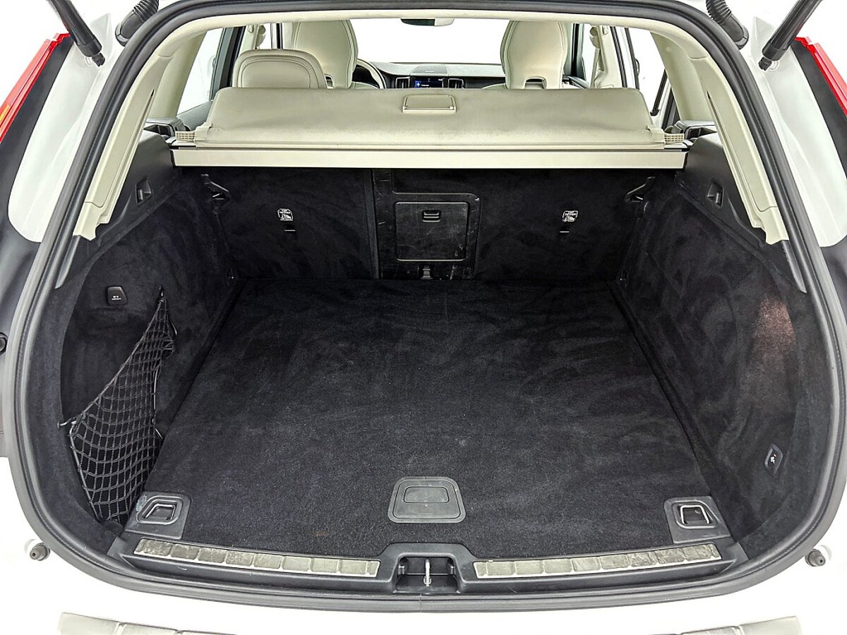 46665018 volvo xc60 2 0 t6 awd inscription 40