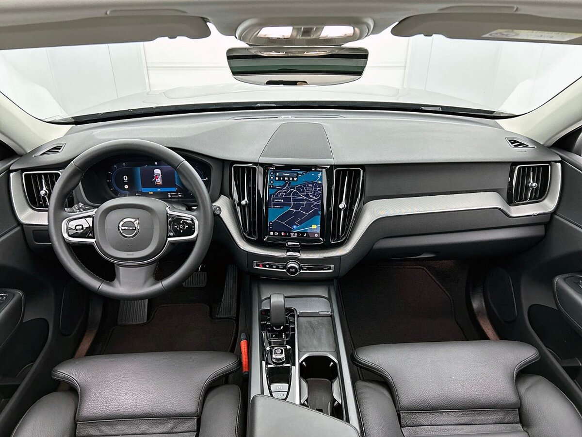 49002623 volvo xc60 2 0 t6 plus dark trekhaak 360a camera panoramadak 7 02