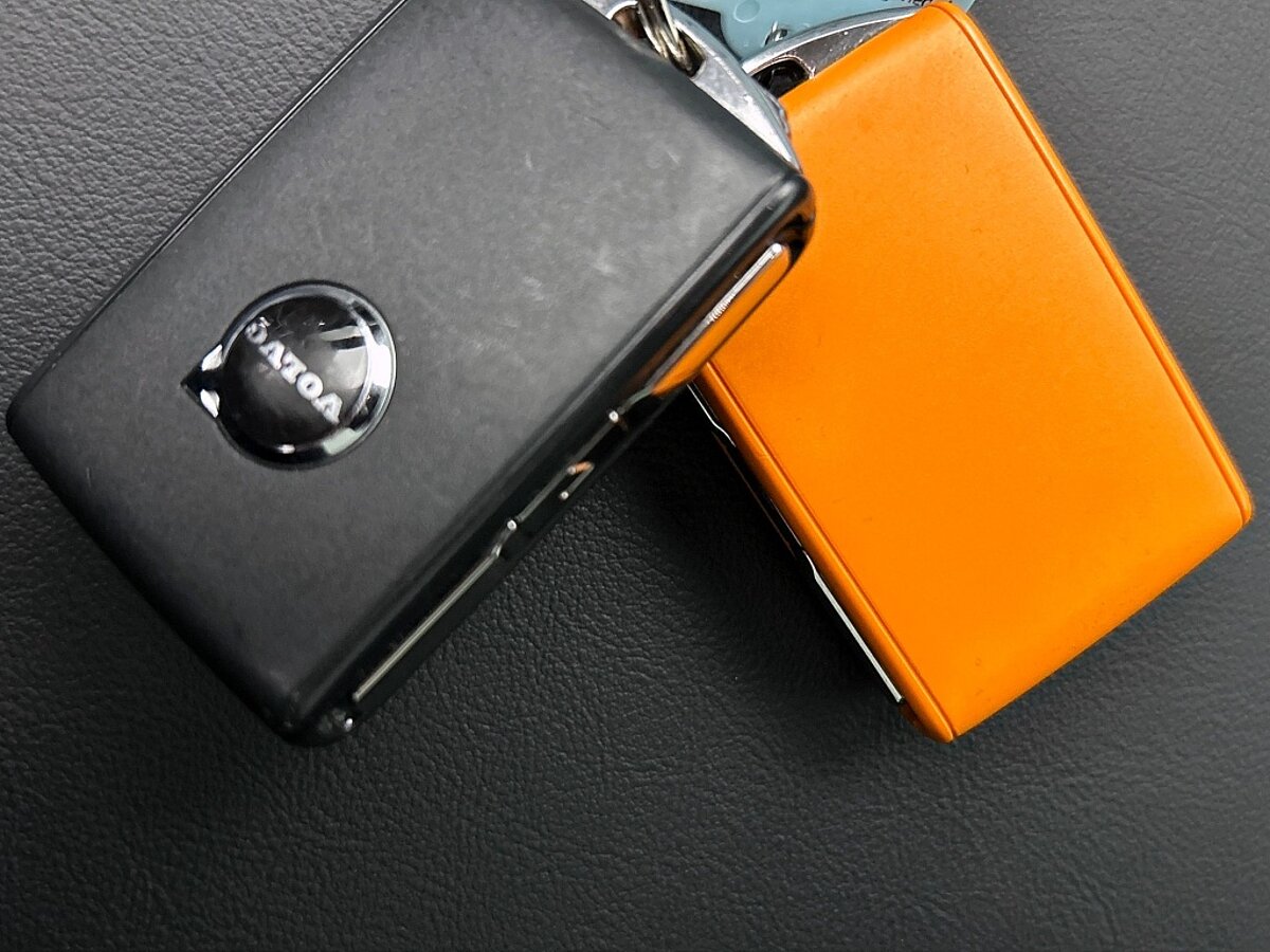 49250153 volvo v60 2 0 t8 awd ultra dark trekhaak panorama dak leder 68