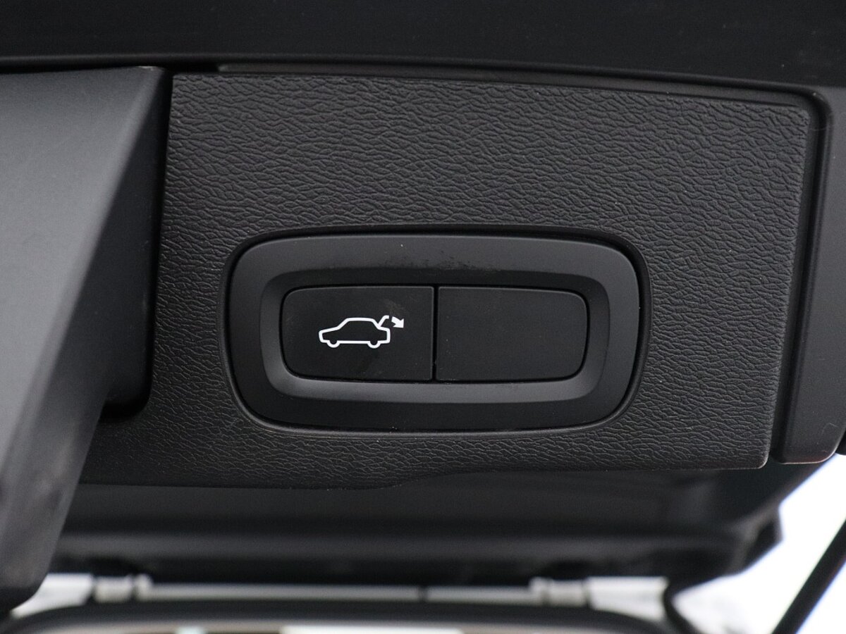42393691 volvo xc60 2 0 t5 momentum pro polestar engineered harman kardon c45aa4