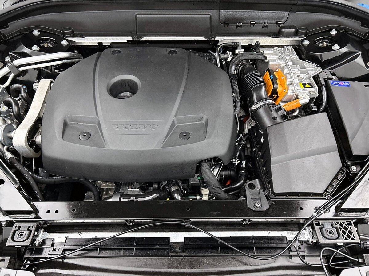 48687982 volvo xc60 2 0 t6 awd ultra dark 7b73a4