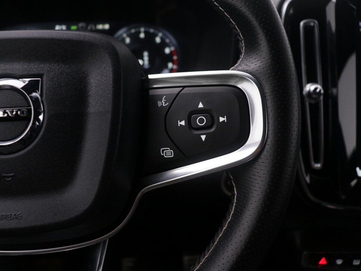 35475620 volvo xc40 2 0 t4 r design 13b1cc