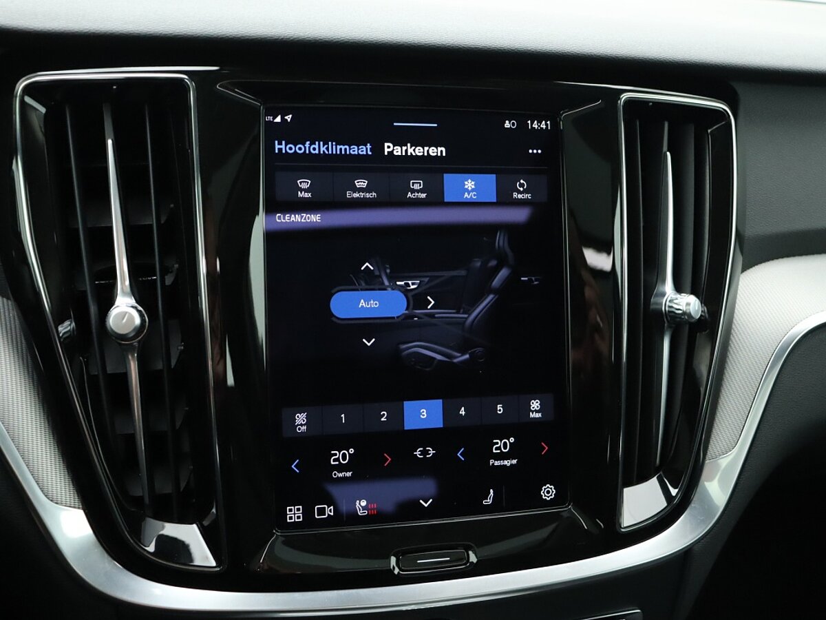 35874774 volvo v60 2 0 b4 plus bright pano dak standkachel trekhaak 360 cam 28d6d7
