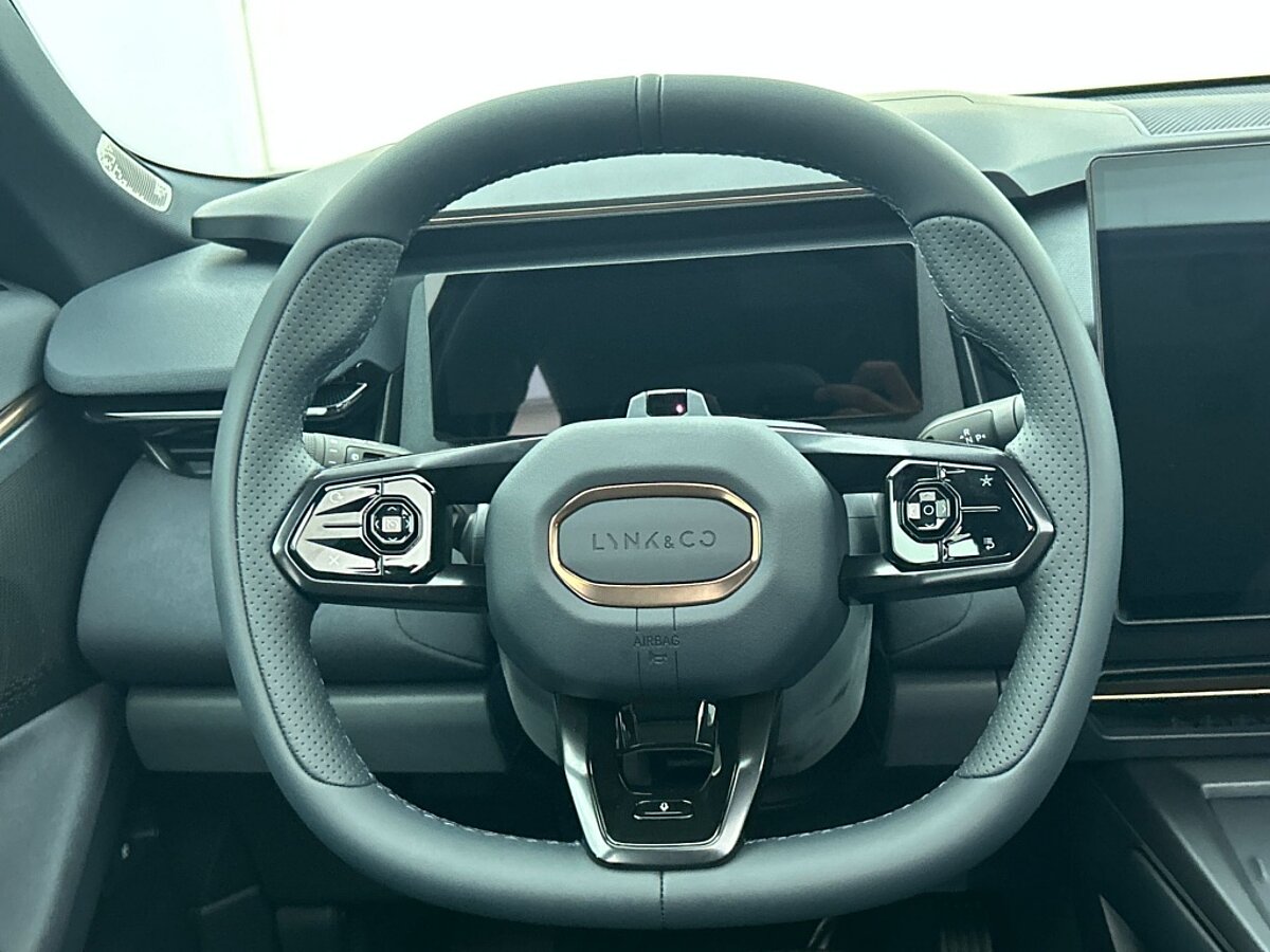 46691496 lynk co 08 more 345 pk 200km phev full option dealer demo 35