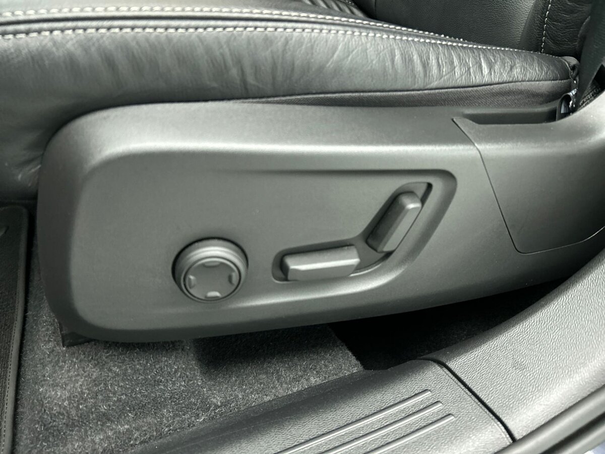 47570518 volvo xc40 1 5 t4 inscription h k getint glas pilot assist leder 85