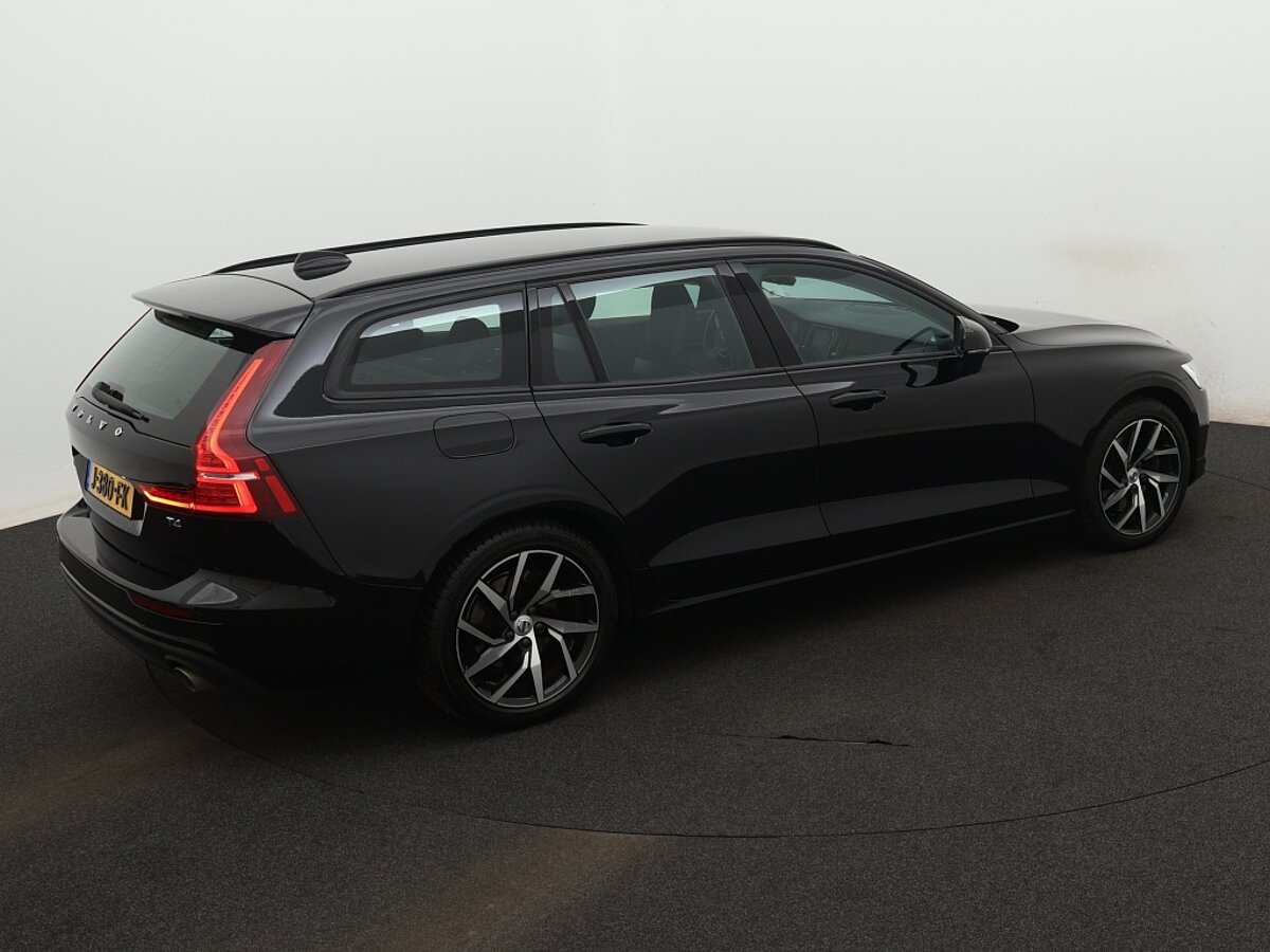 38427279 volvo v60 2 0 t4 momentum pro climate pack 64