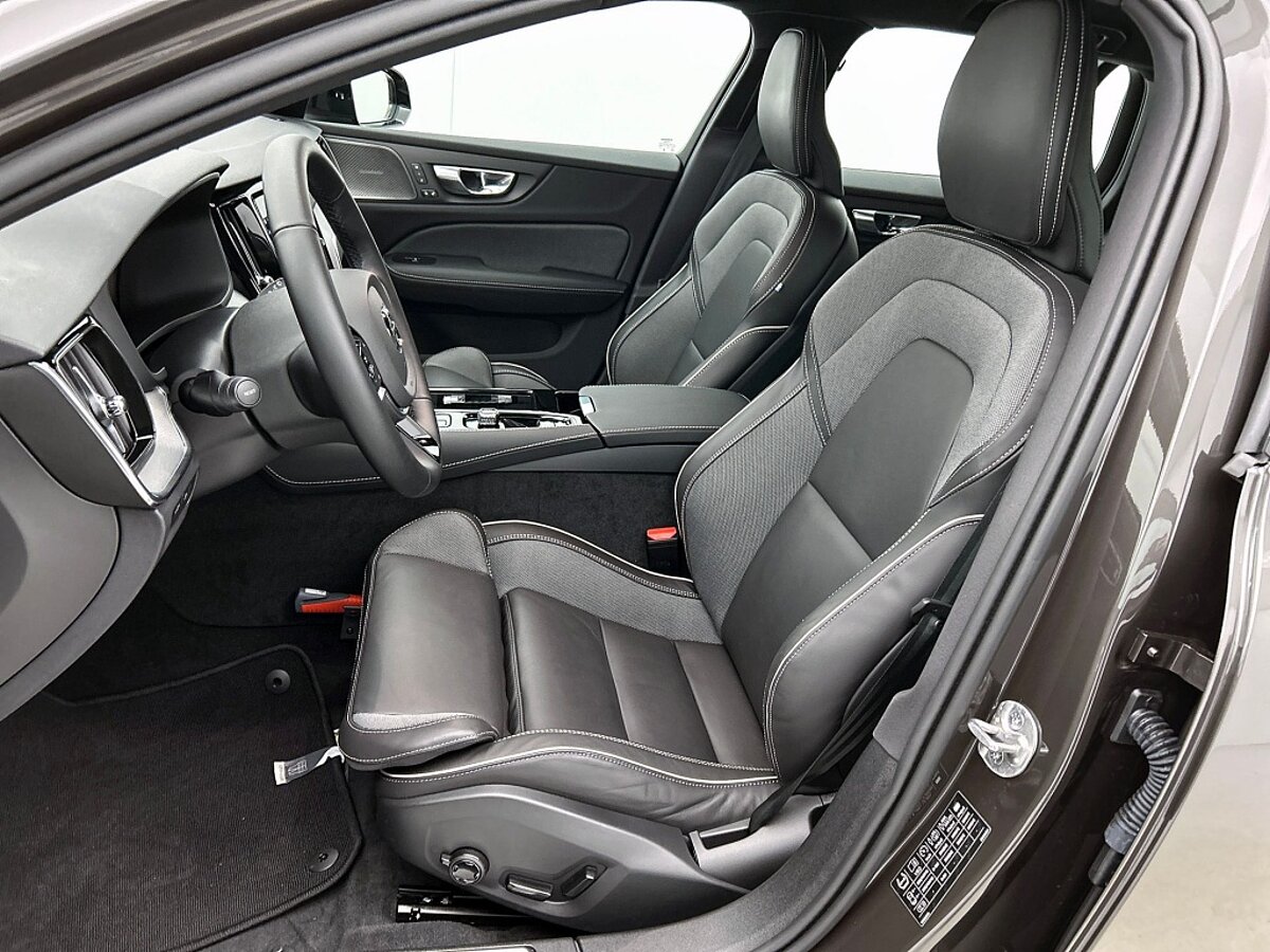 47464303 volvo v60 t6 awd recharge plus dark trekhaak e7b1f0