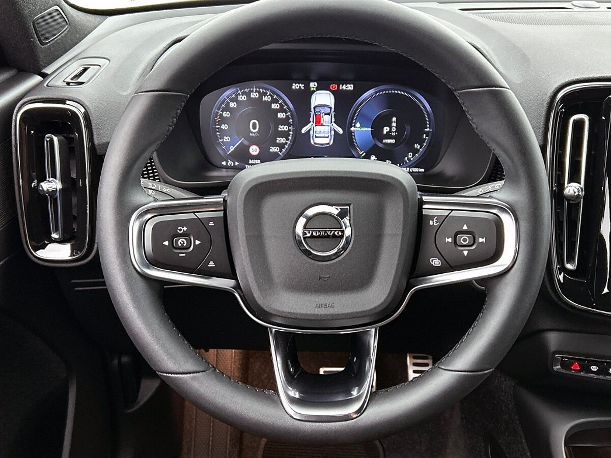 48694149 volvo xc40 1 5 t4 recharge r design 41