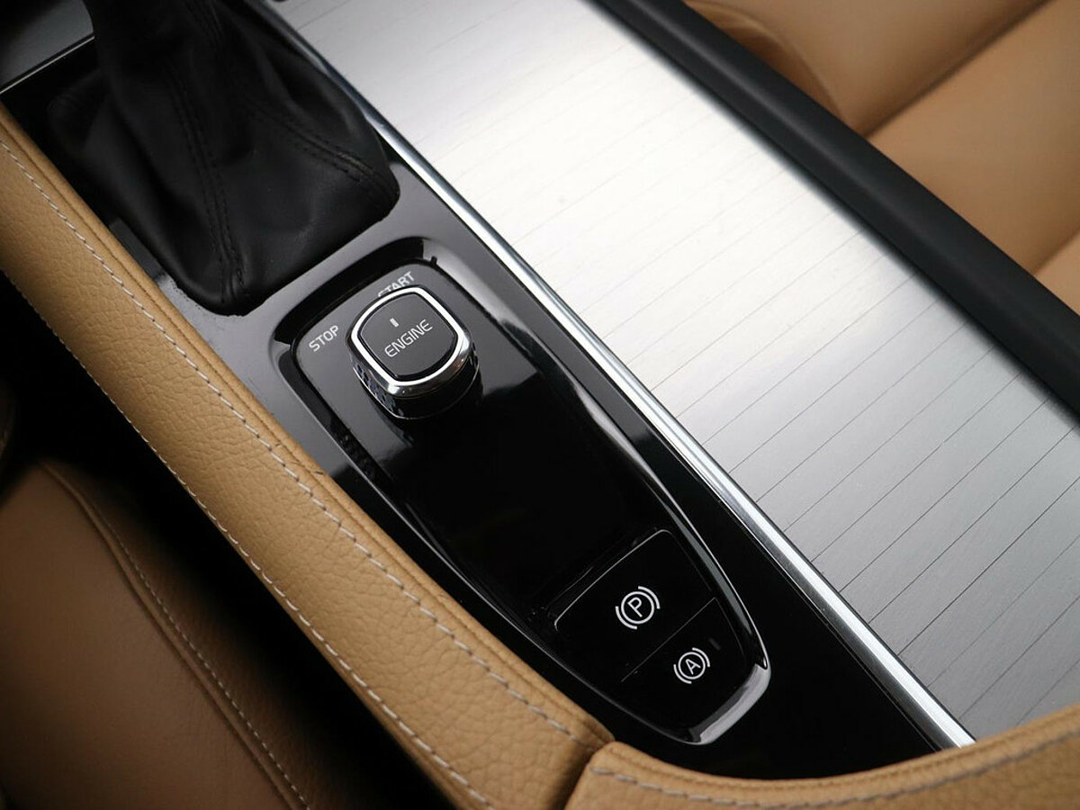 34255240 volvo xc90 2 0 d5 awd momentum 12 maanden garantie leder e89105