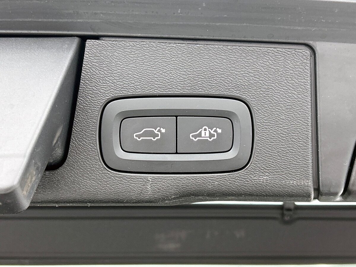 45917995 volvo xc60 2 0 t6 awd r design harman kardon head up display trekhaak 9 01