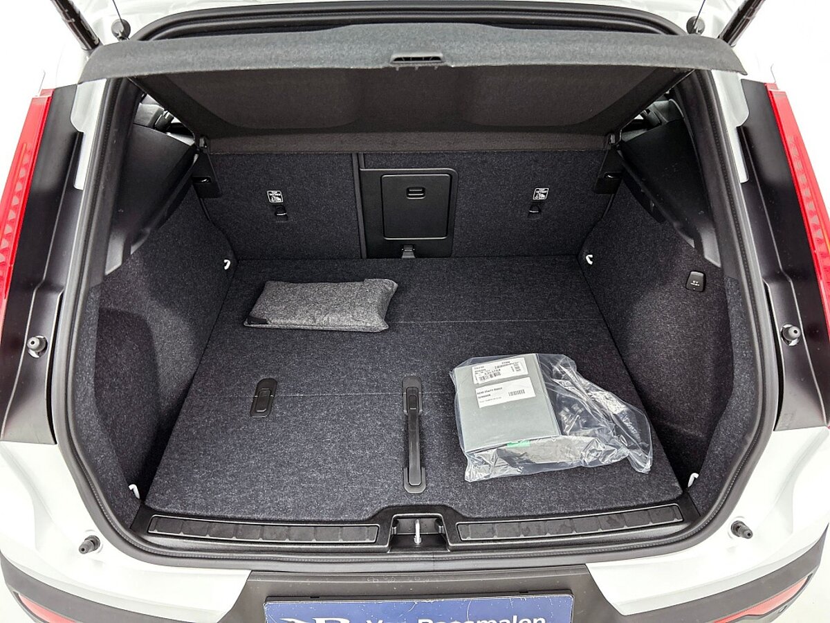 46502610 volvo xc40 xc40 b4 plus black edition panoramadak nubuck bekleding 08