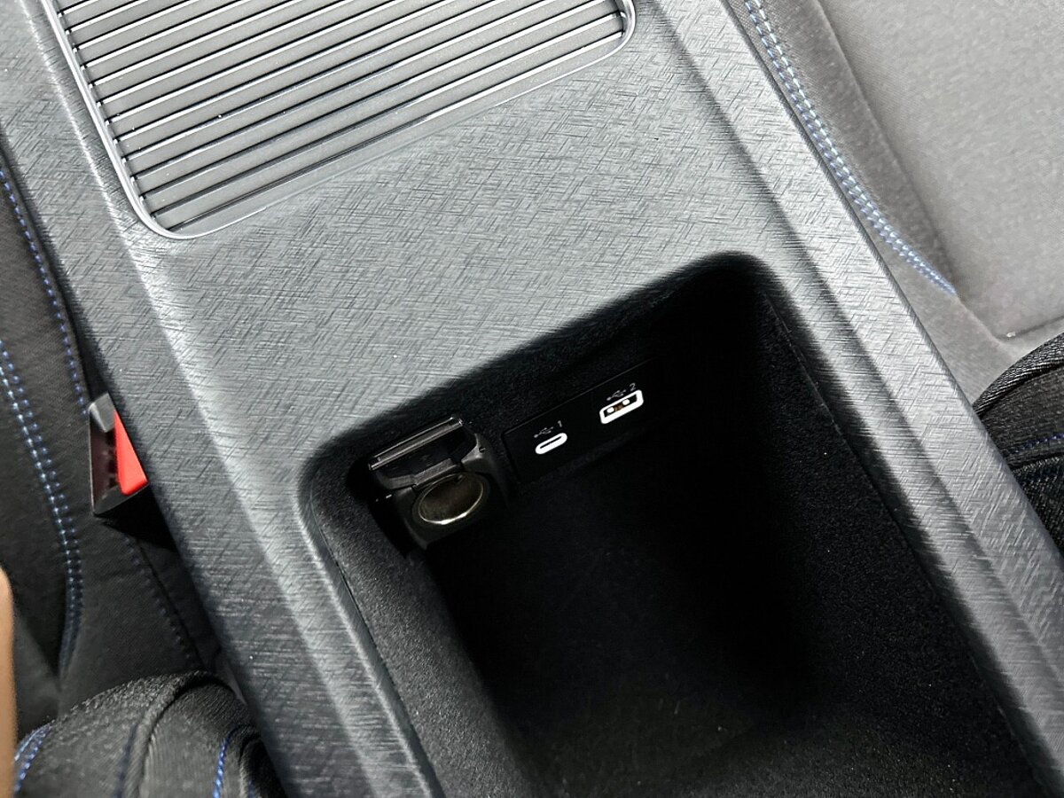 46588614 lynk co 01 1 5 phev business ed schuifdak 360 camera climate adapt 31