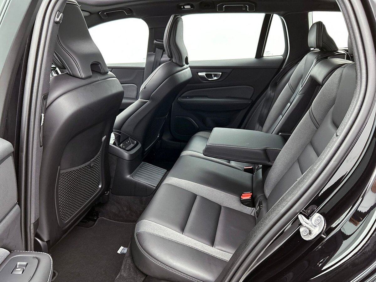 47895954 volvo v60 2 0 t6 black edition panorama dak 360 trekhaak sportled 77