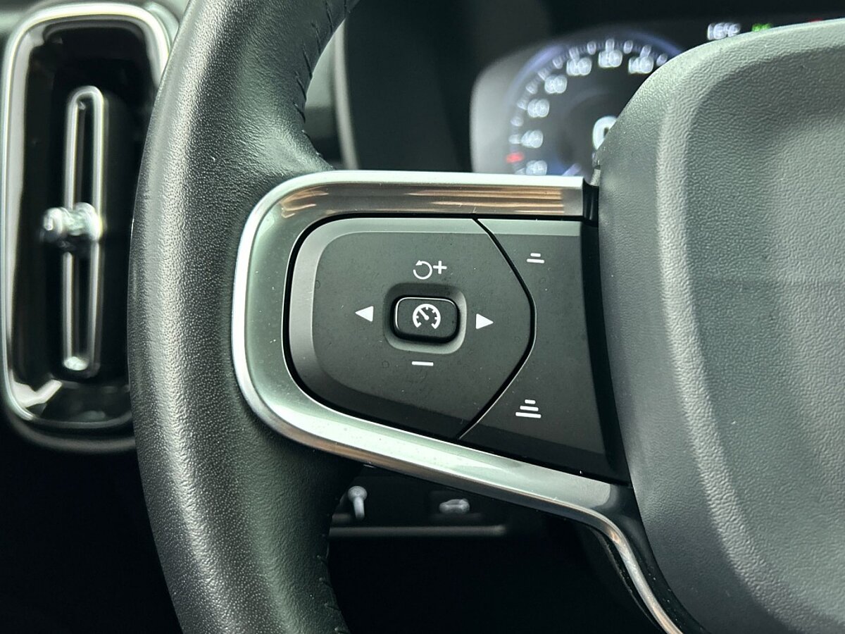 48792440 volvo xc40 t3 momentum pro camera elektrische klep styling kit 09