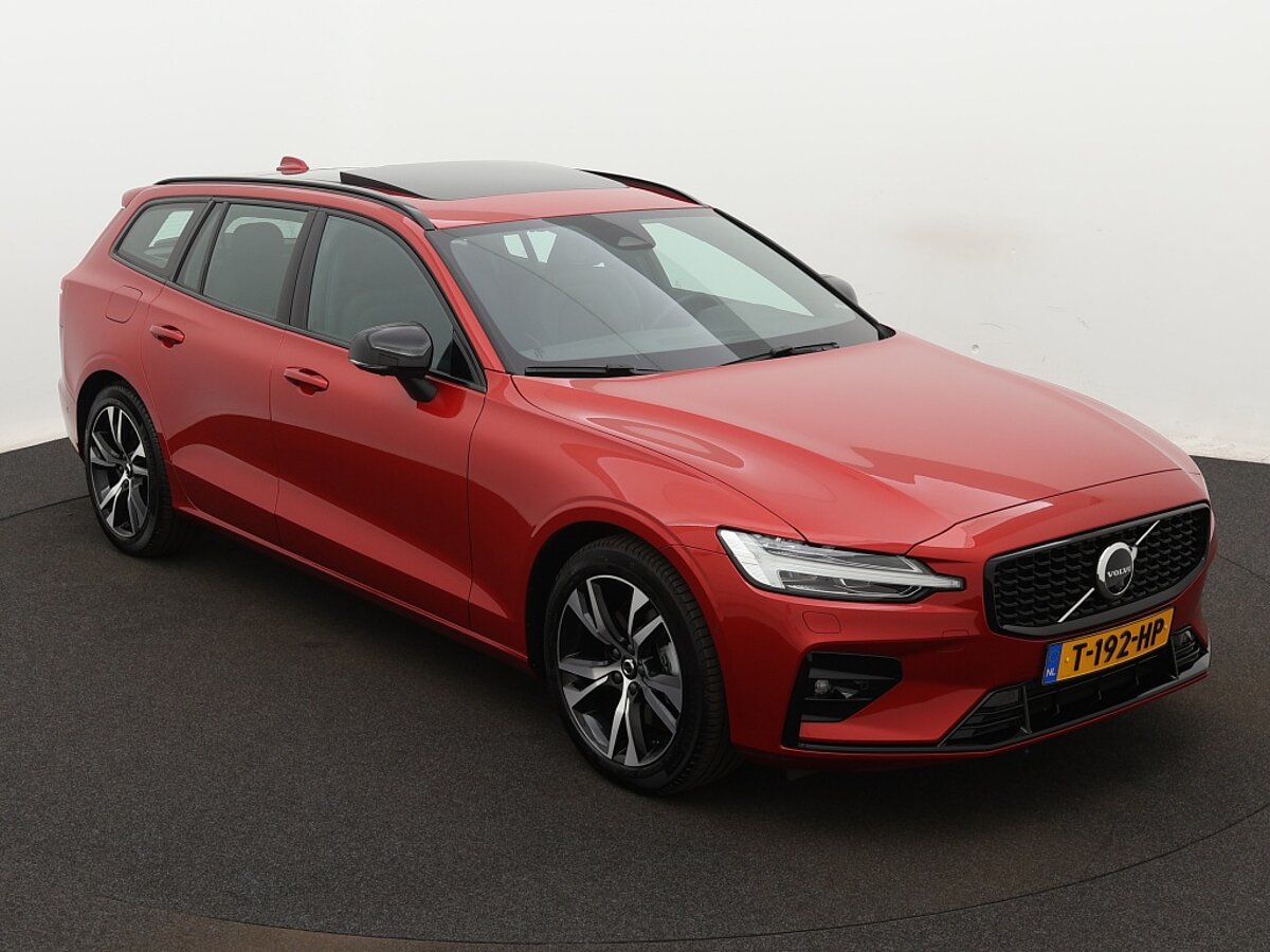 35636972 volvo v60 2 0 b4 plus dark sport interieur 360 camera 8 02