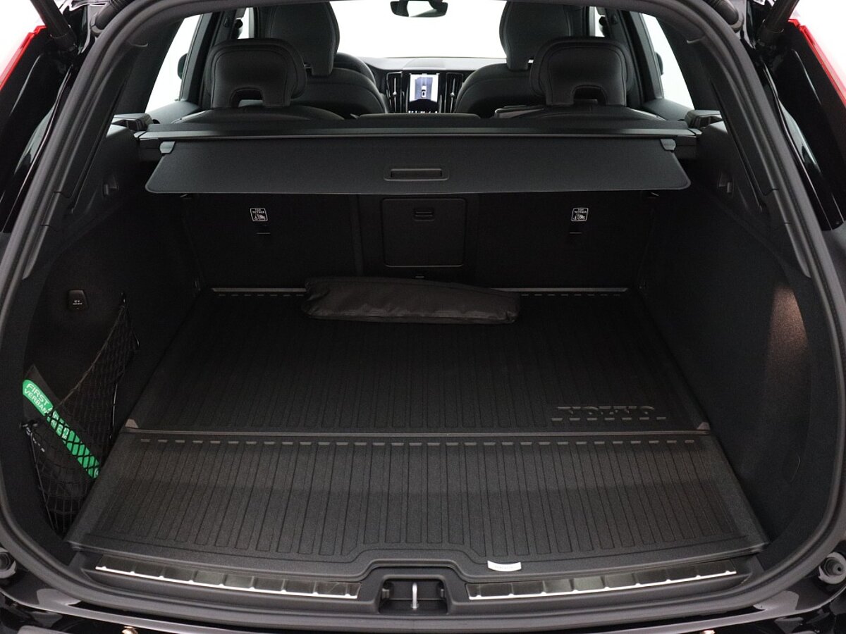 38829080 volvo xc60 2 0 t6 awd plus dark c297ea