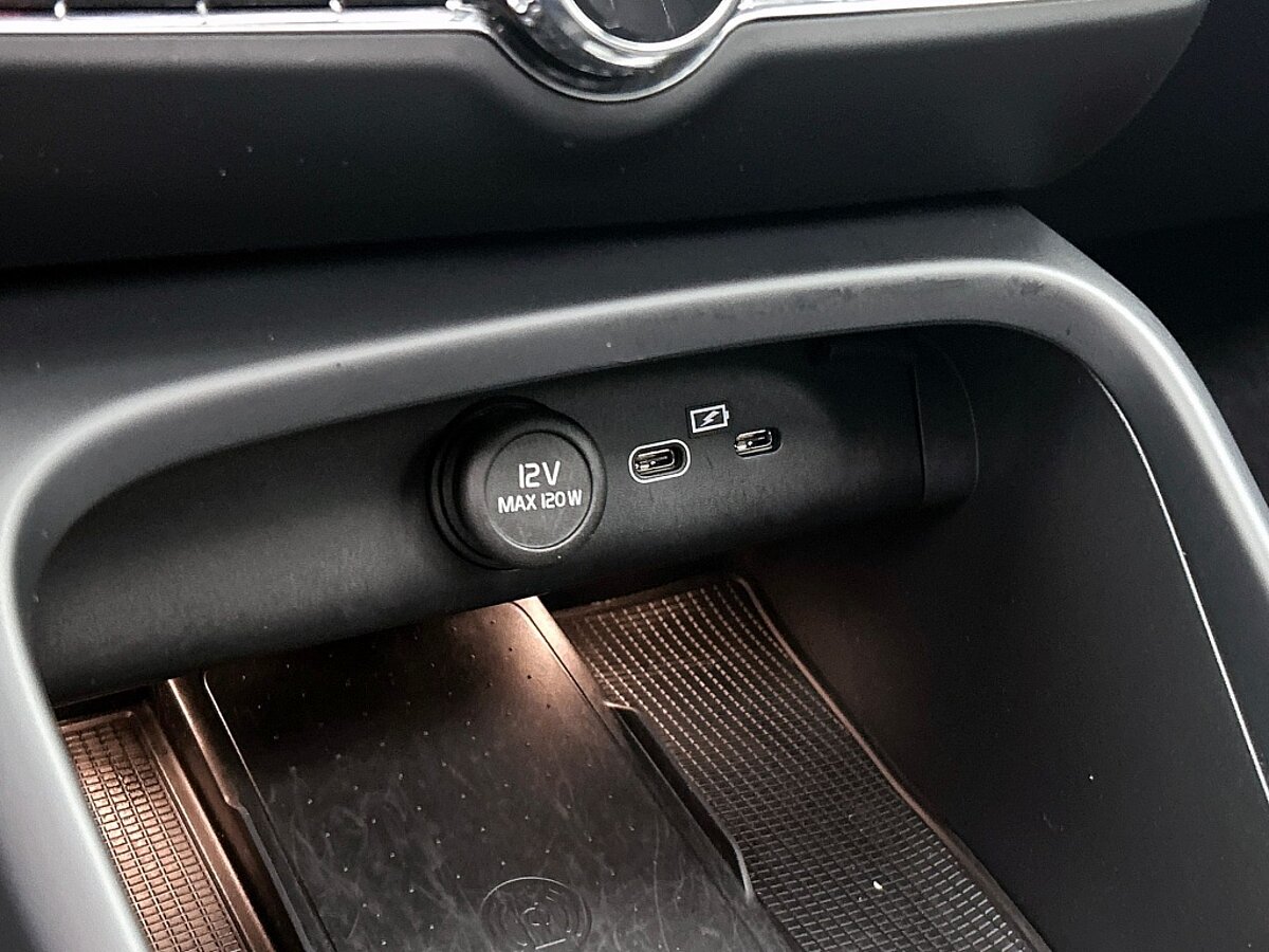 48515763 volvo xc40 b3 dark nubuck pano climate pack pilot assist memory s 74