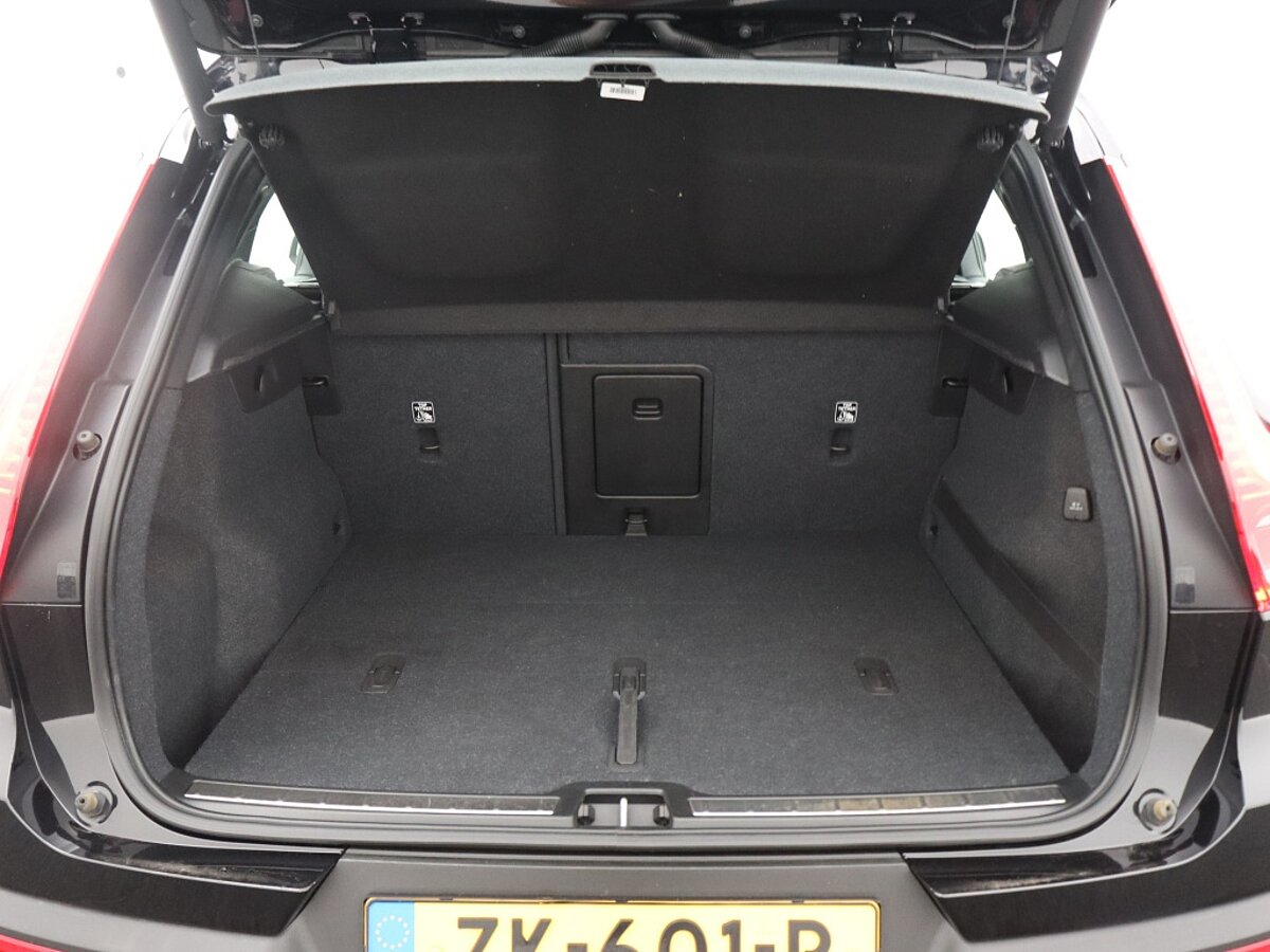34505221 volvo xc40 1 5 t3 r design park assist navigatie stoelverwarming 05