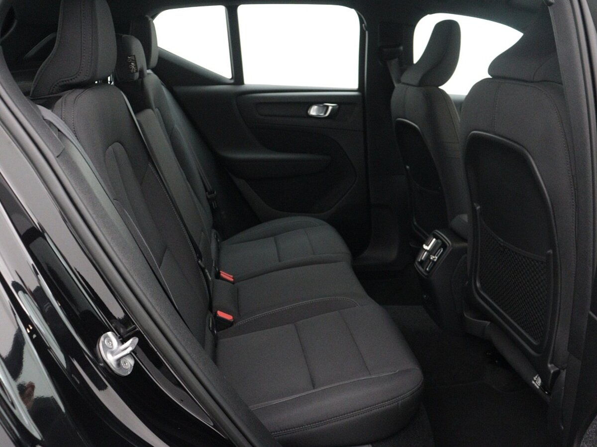 41639630 volvo xc40 recharge plus black pack 99