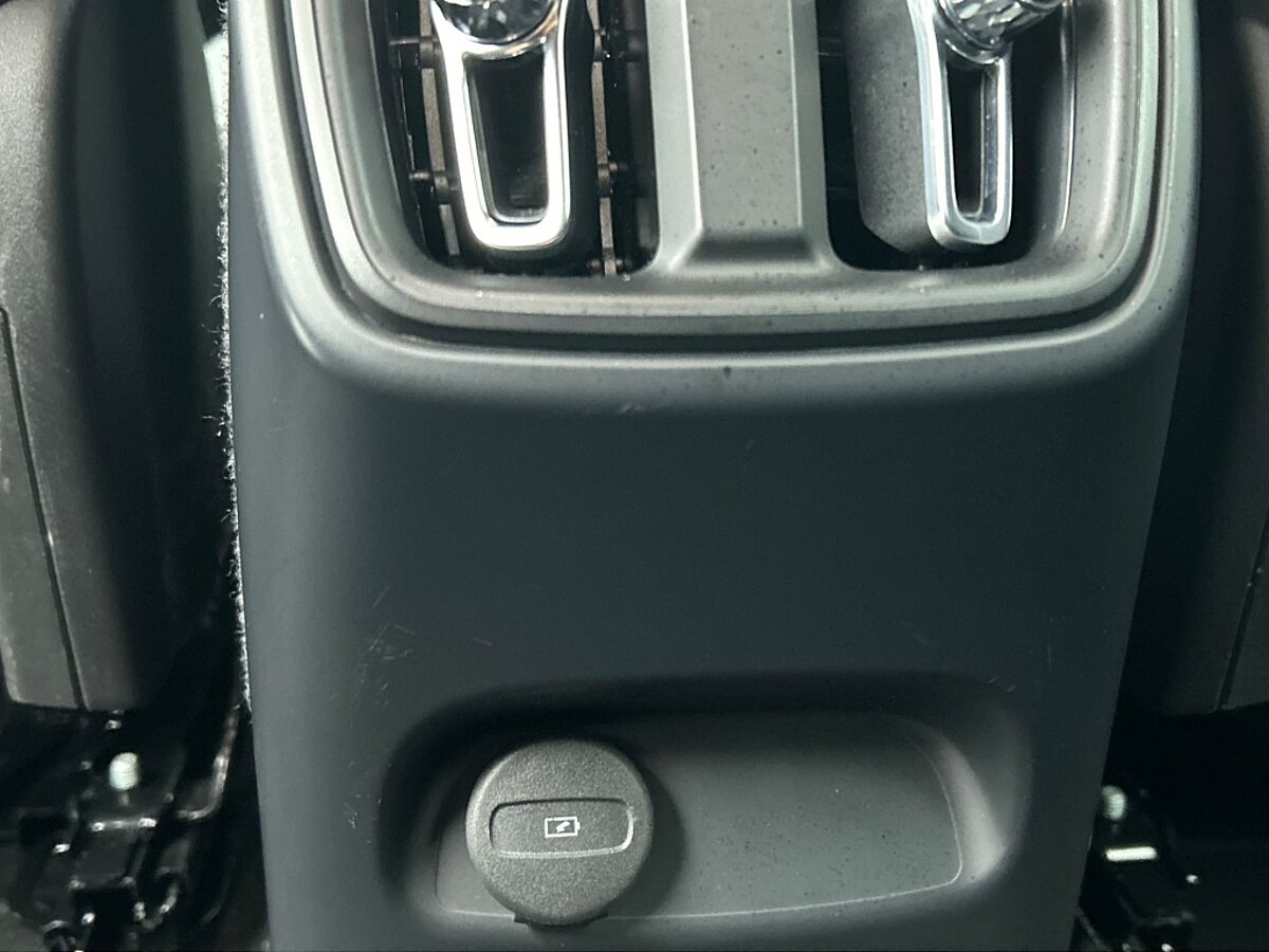 44407024 volvo xc40 recharge plus 70 kwh 96