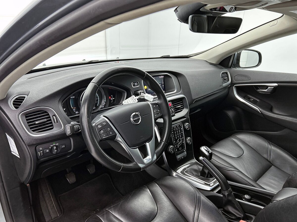 47390274 volvo v40 2 0 t3 nordic 50