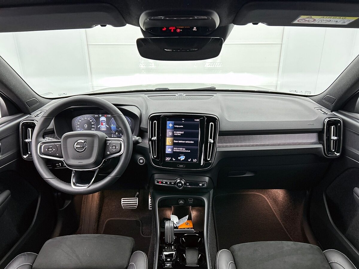 48694149 volvo xc40 1 5 t4 recharge r design 32