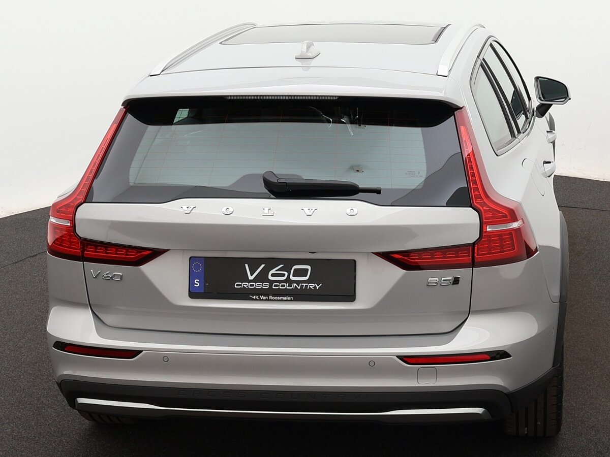 34285528 volvo v60 2 0 b5 cross country awd ultimate panorama dak 360 graden ca 9 02