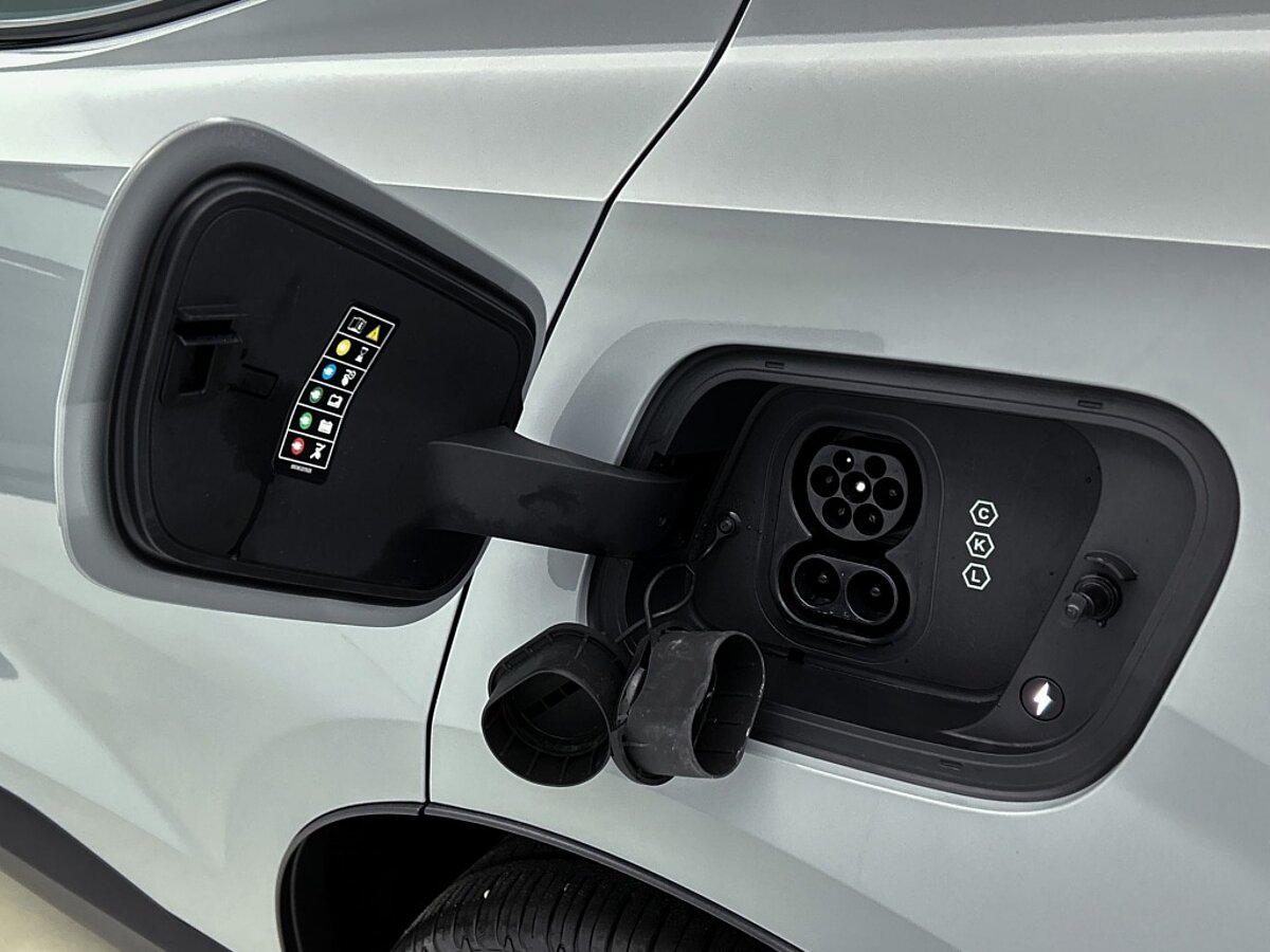 45377579 volvo ex30 extended plus 69 kwh 42
