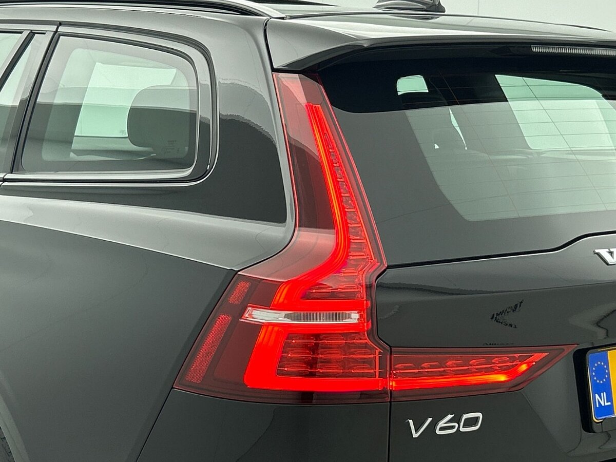 45432830 volvo v60 2 0 t6 dark panorama dak 360 camera trekhaak blis 98