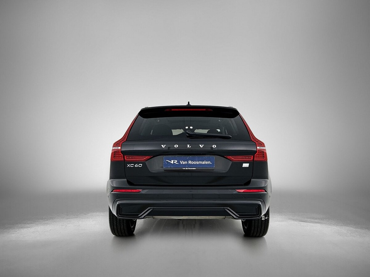 46205119 volvo xc60 2 0 t8 awd u dark 5