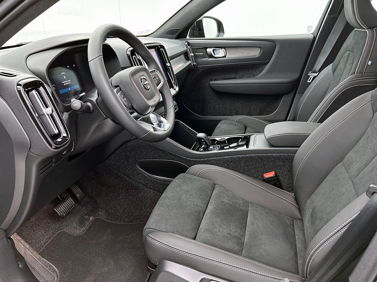 46536156 volvo ec40 extended range plus black edition 82kwh 8 05