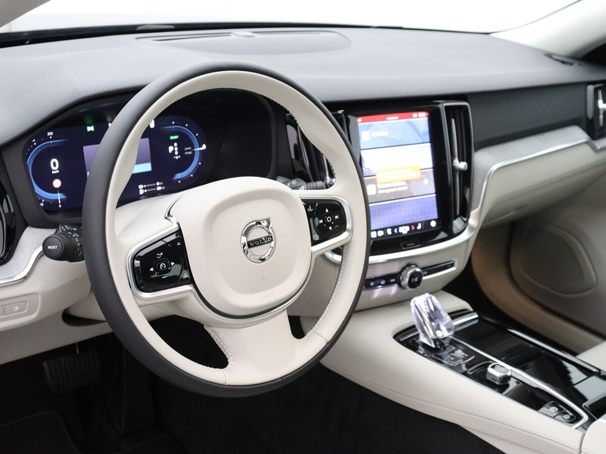 47627816 volvo v60 2 0 t6 awd plus dark 4 01