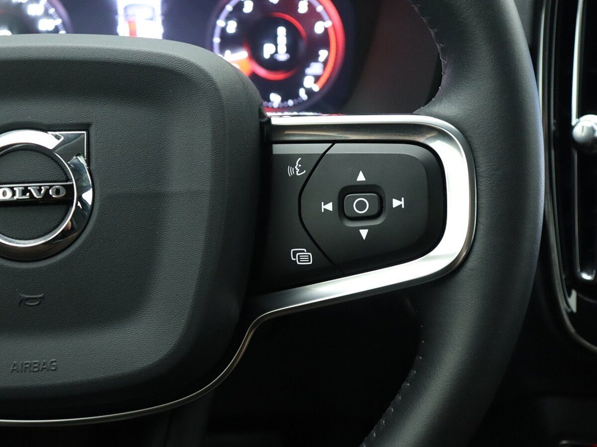 34948997 volvo xc40 1 5 t3 momentum pro lichtmetalen velgen elec achterklep 9e4382