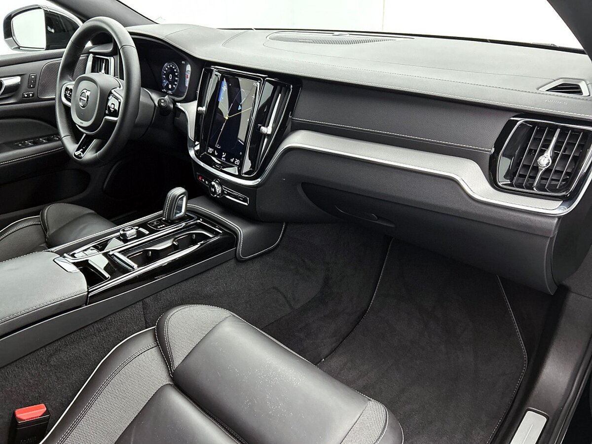 47156578 volvo v60 2 0 t6 r design pano 360 cam pilot assist trekhaak spo 3c7cd8