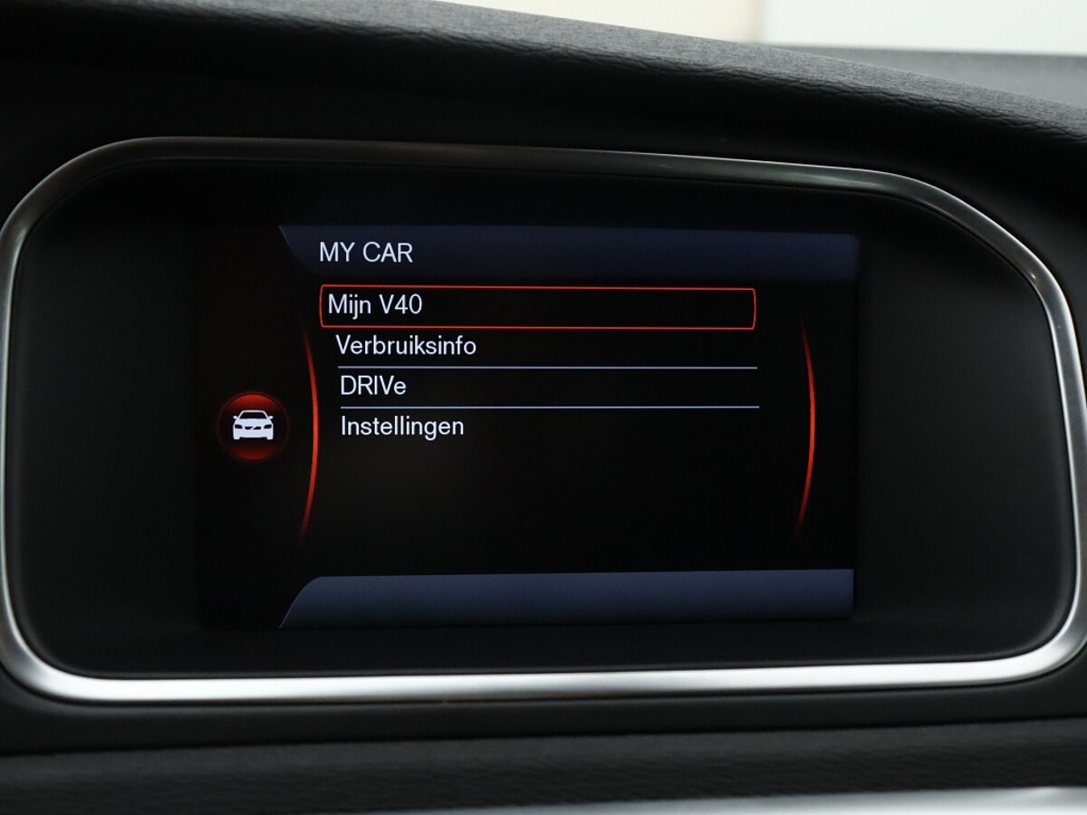 34316555 volvo v40 1 6 t4 momentum 49