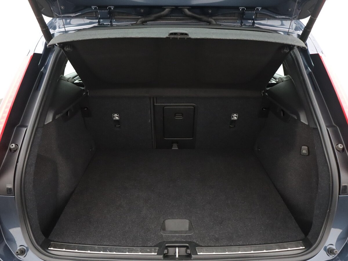 35487775 volvo xc40 1 5 t5 phev inscription panomama dak harman kardon leder 889da0