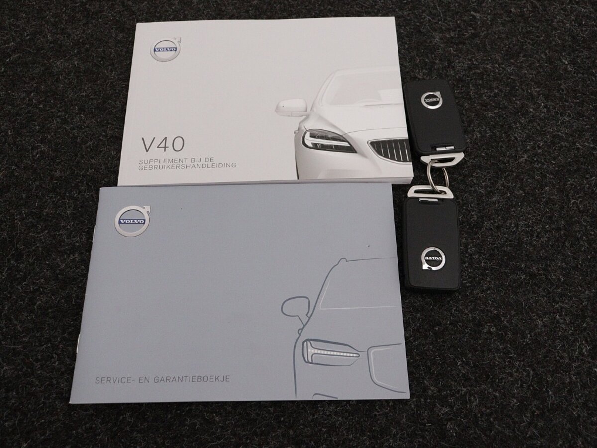 44623939 volvo v40 2 0 d3 edition 84